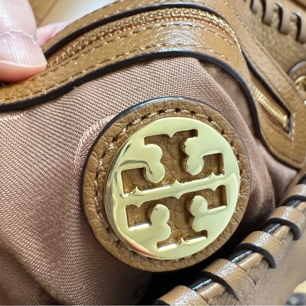 Tory Burch Marion tan leather shoulder bag with a gold chain straps